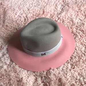 Elegant winter womens M letter 100% wool